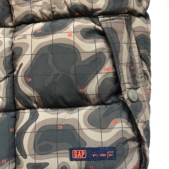 HOST PICK Vintage Gap Boy’s Puffy Vest - Picture 2 of 6